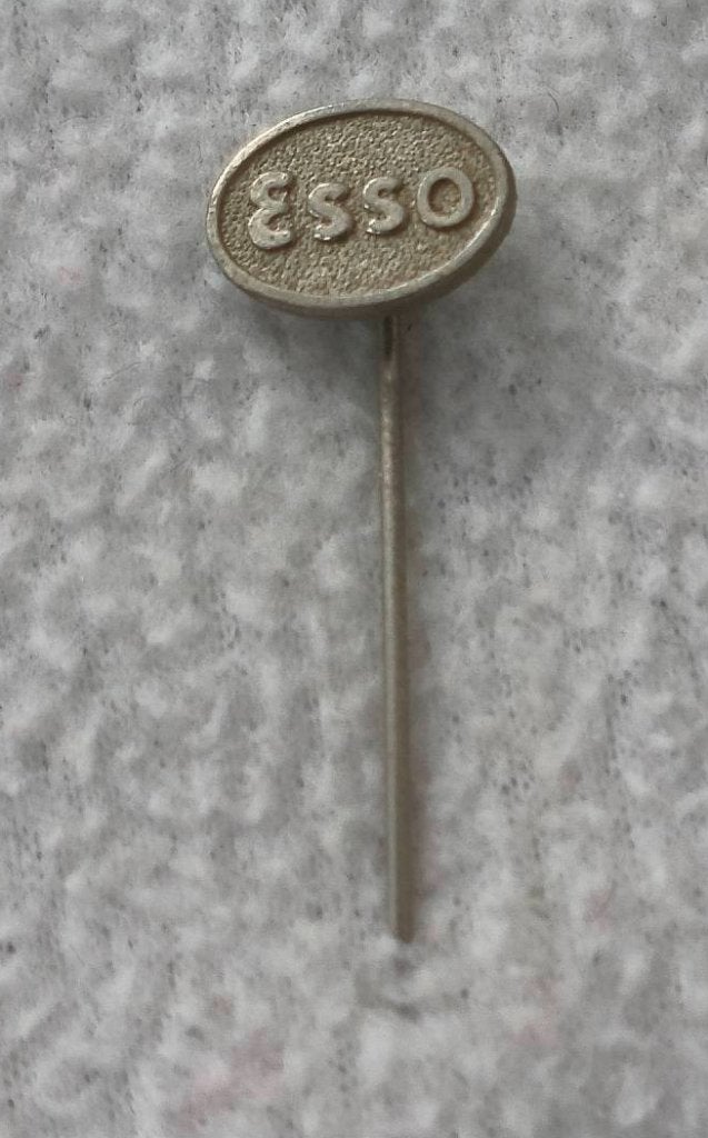 Speldje Esso (1), Verzamelen, Ophalen of Verzenden, Zo goed als nieuw, Merk, Speldje of Pin