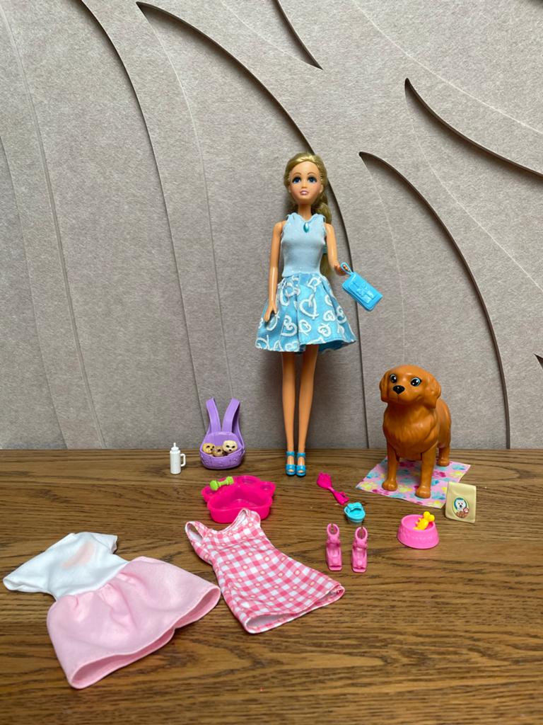 Barbie met hond en puppy's, inclusief accessoires, Kinderen en Baby's, Speelgoed | Poppen, Ophalen of Verzenden, Zo goed als nieuw