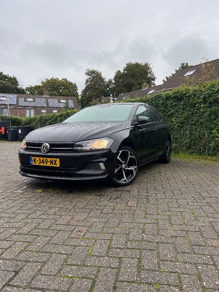 Volkswagen Polo 1.0 TSI 95pk 7-DSG 2019 Zwart *MET CAMERA*, Auto's, Zwart, 95 pk, Leder en Stof, Particulier