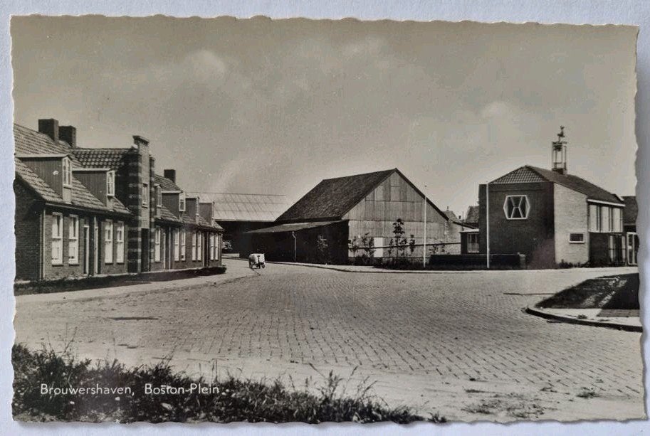 Oude Ansichtkaart Brouwershaven, Bostonplein, Ophalen of Verzenden, Voor 1920, Ongelopen, Zeeland