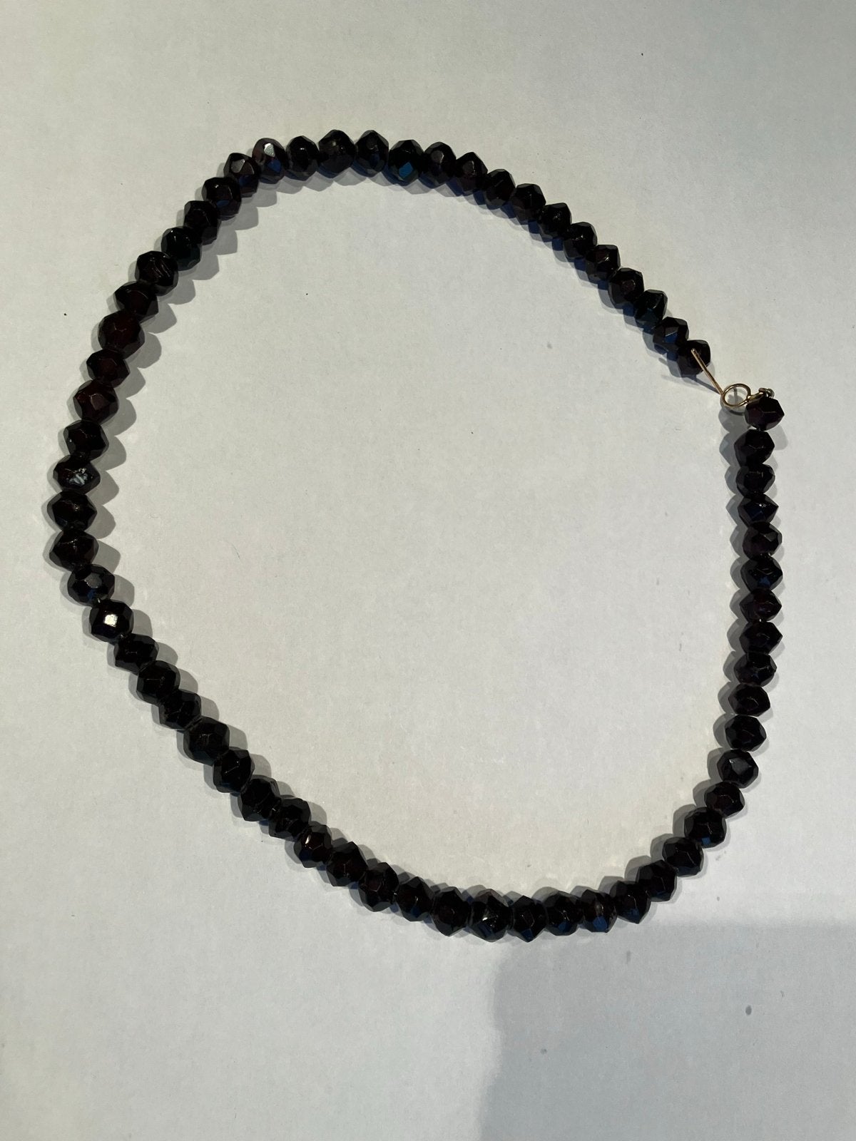 Granaat Collier – Handgeslepen met gouden slotje, Sieraden, Tassen en Uiterlijk, Ophalen of Verzenden, Goud, Ketting, Met edelsteen