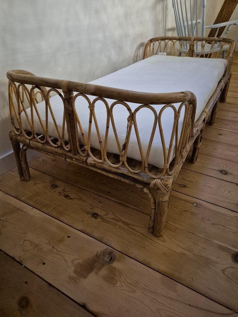 Vintage bamboe bed met matras - 180 cm x 70 cm matras, Huis en Inrichting, Slaapkamer | Bedden, Ophalen, Vintage bamboe, Gebruikt