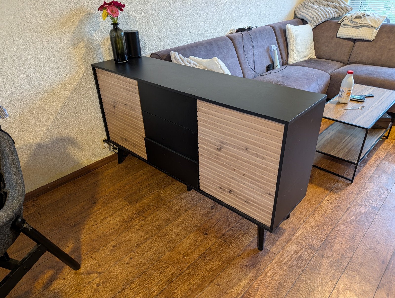 Stijlvol modern dressoir met klapdeuren en lades, Ophalen, Modern, Scandinavisch, 150 tot 200 cm, Zo goed als nieuw