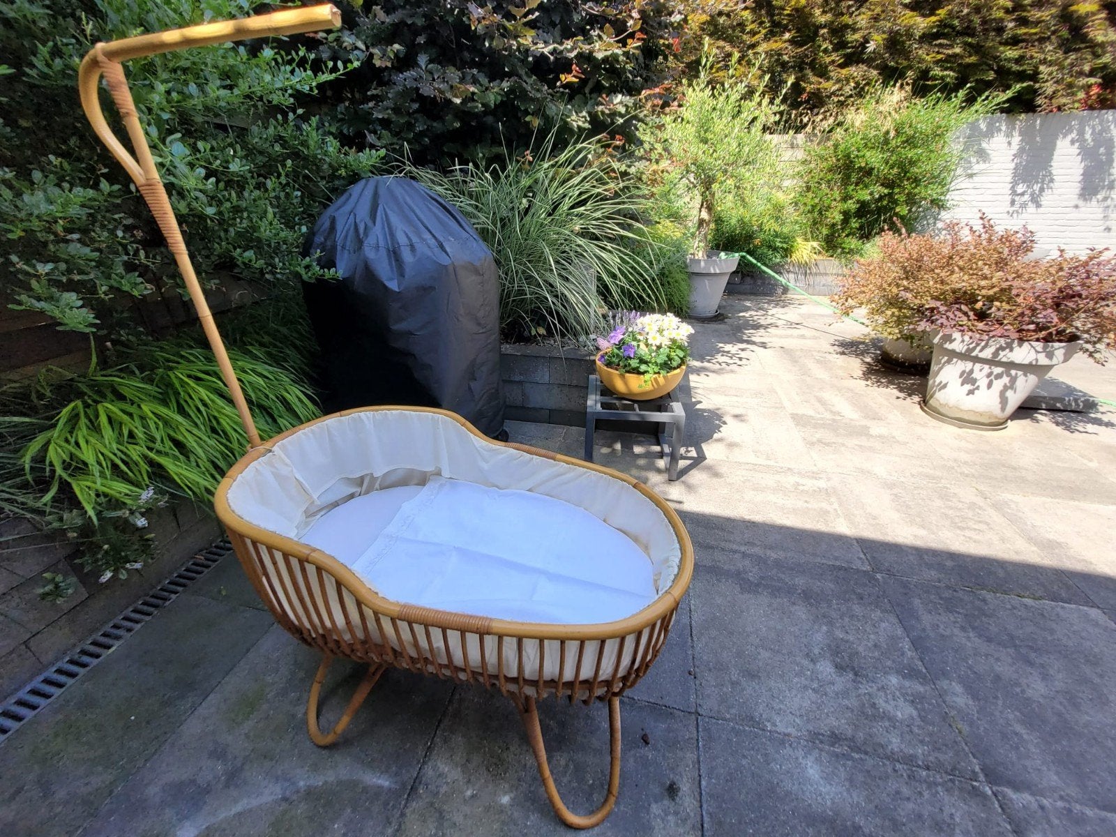 Rotan wieg met hemeltje - Vintage, Kinderen en Baby's, Babywiegjes en Ledikanten, Ophalen, Gebruikt, Wieg