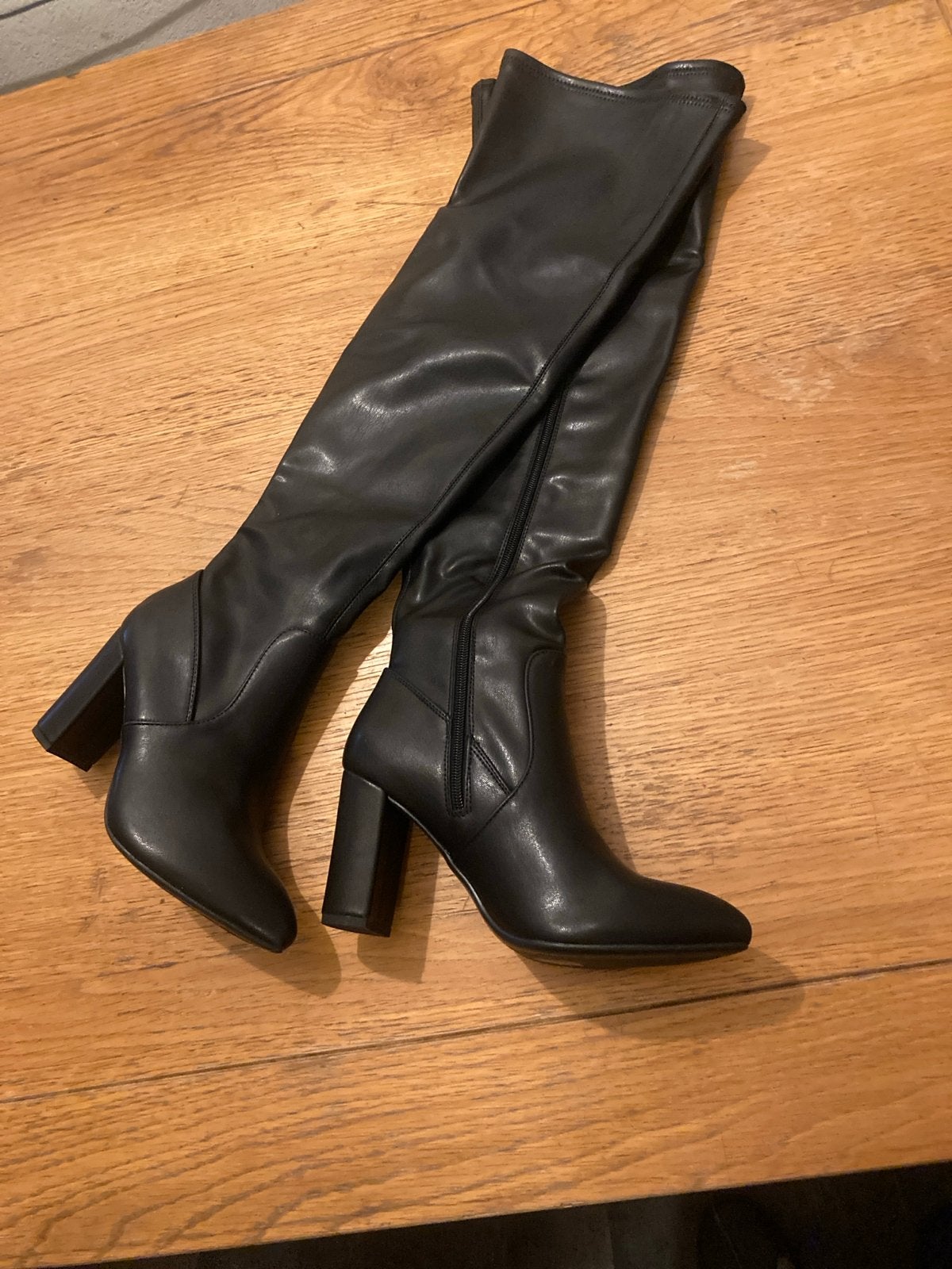 Zwarte overknee laarzen met hak mt 37, Hoge laarzen, Zwart, Nieuw, Ophalen of Verzenden