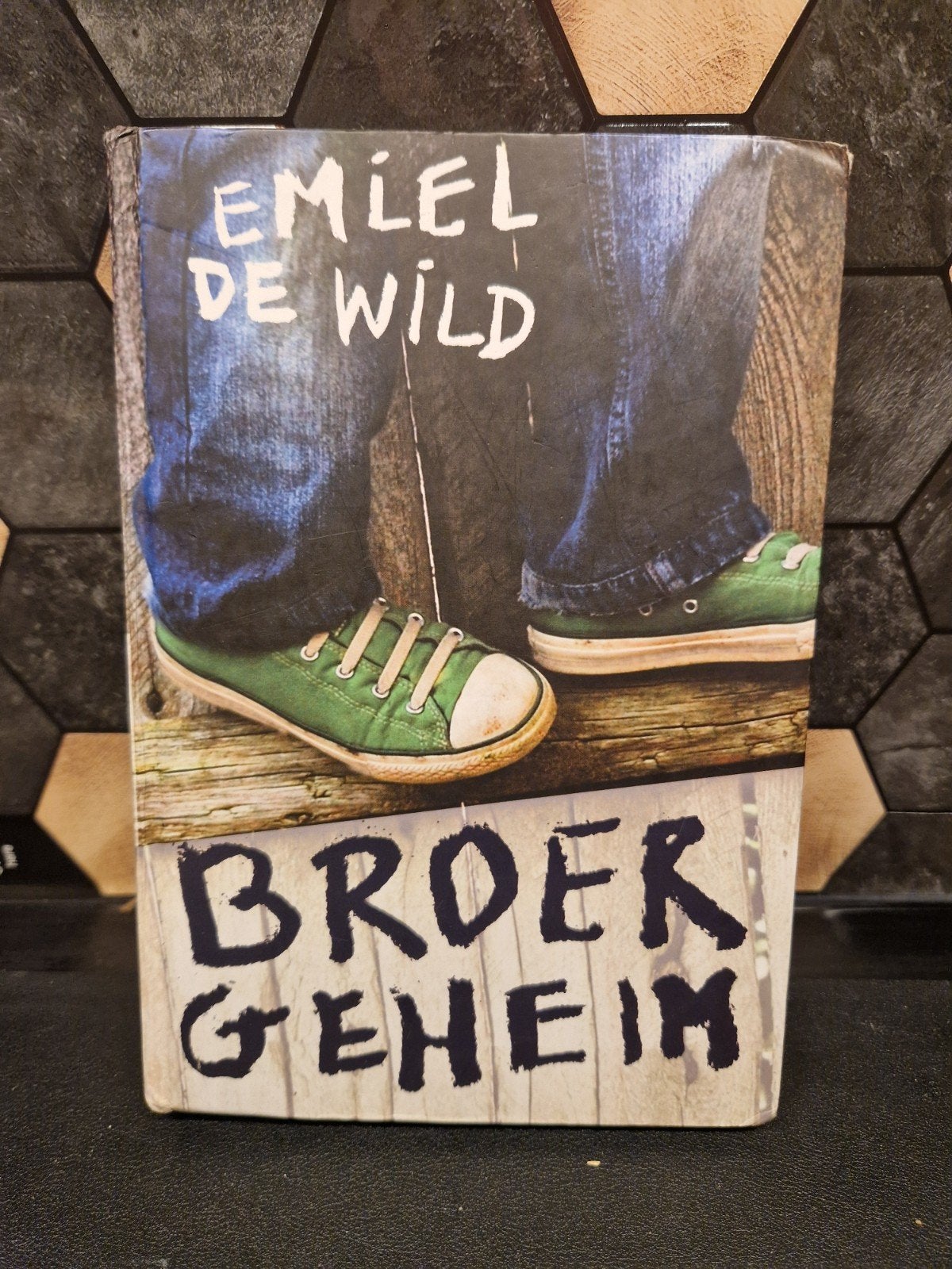 Broer Geheim - Emiel de Wild (Jeugdboek), Ophalen of Verzenden, Zo goed als nieuw, Emiel de Wild, Fictie algemeen