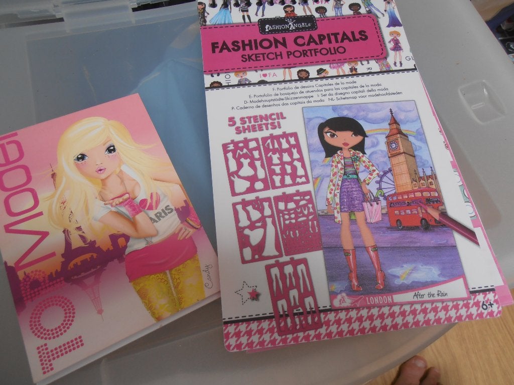 Sketch boek met fashion capitals, Hobby en Vrije tijd, Ophalen of Verzenden, Zo goed als nieuw, Boek of Gids