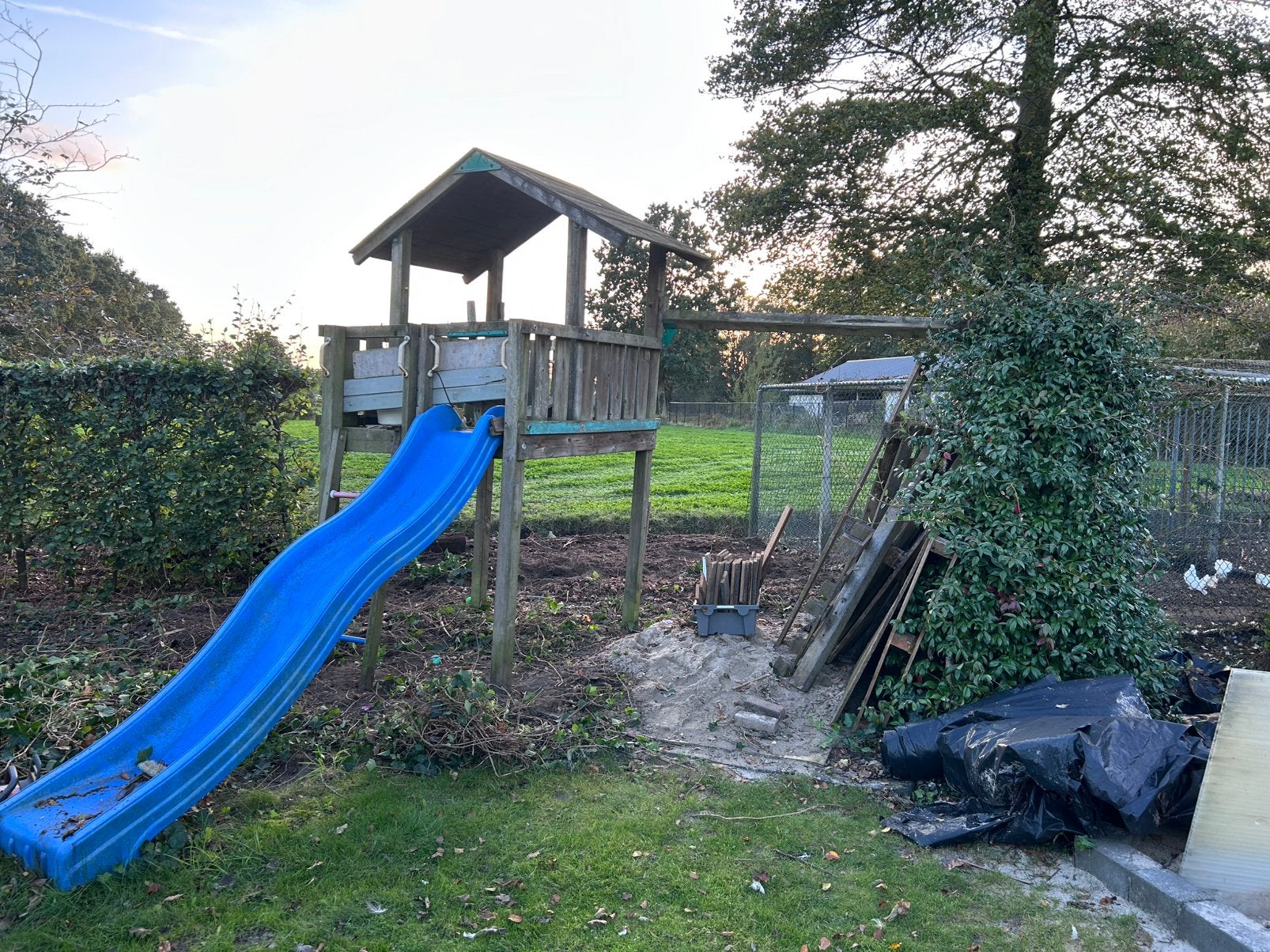 Speelhuis glijbaan huisje schommel schommels, Ophalen, Gebruikt, Glijbaan