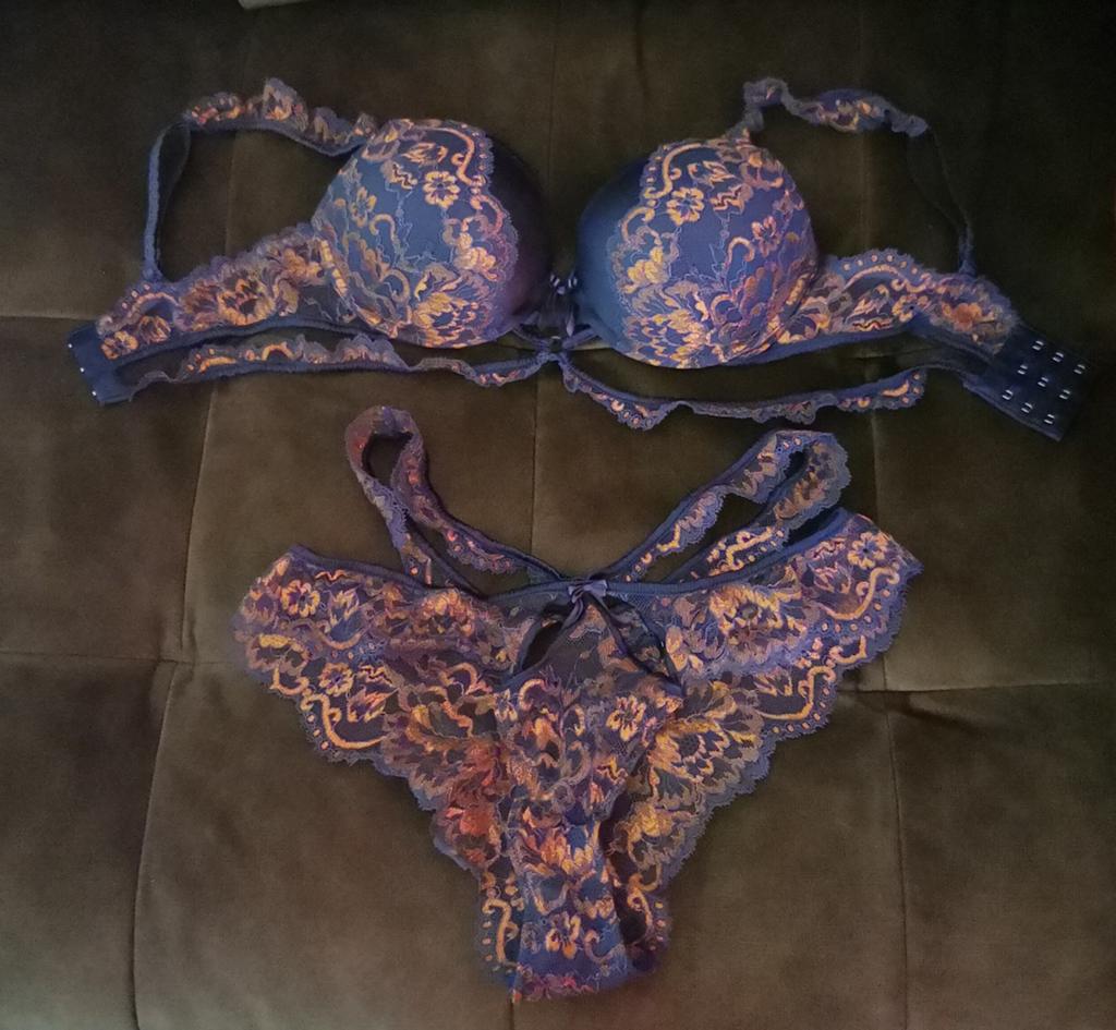 Lingerie setje, Pleasure state, Ophalen