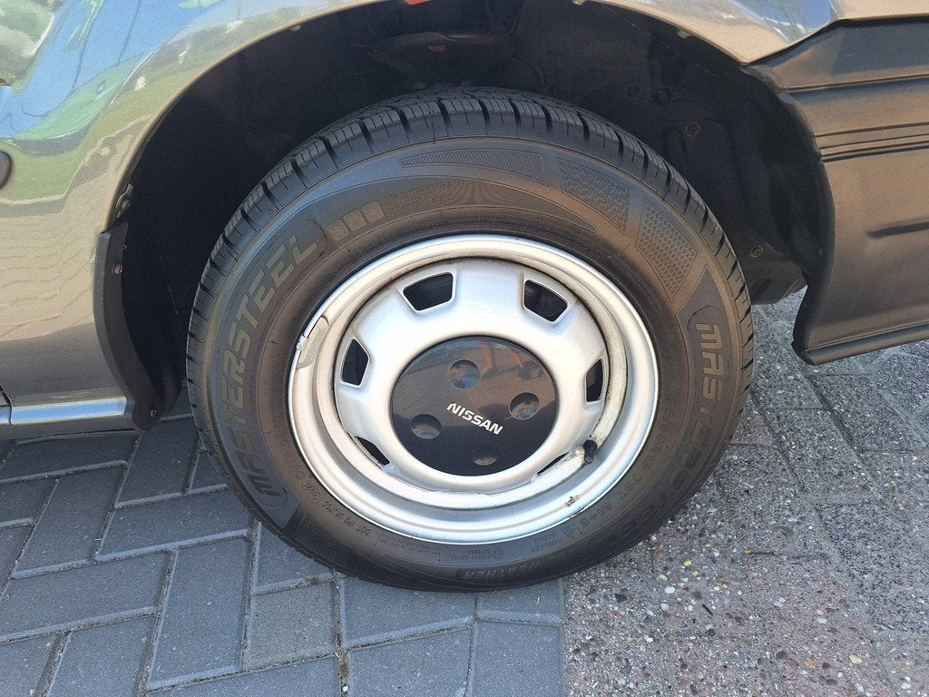 Nissan Sunny 1.3 L / AUTOMAAT / Uitzonderlijk netjes / NIEUW, Auto's, Nissan, Voorwielaandrijving, Metallic lak, Gebruikt, 60 pk