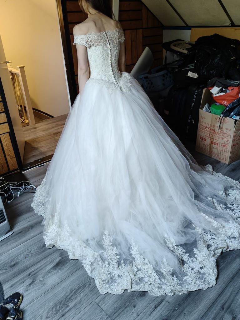 Handgemaakte trouwjurk met parels, maat XS, Kleding | Dames, Trouwkleding en Trouwaccessoires, Ophalen of Verzenden, Zo goed als nieuw