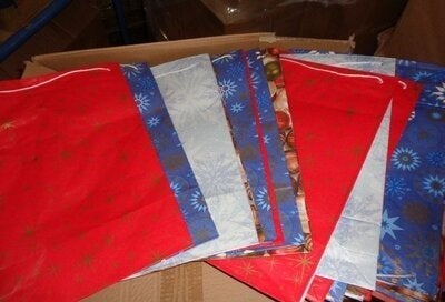 PARTIJ PAPIEREN KERSTTASJES 26X35X8CM ASSORTI, Diversen, Kerst, ., Nieuw, Ophalen of Verzenden, .