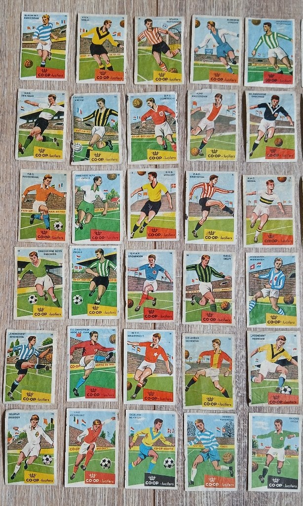 Nederlandse voetbalploegen, Verzenden