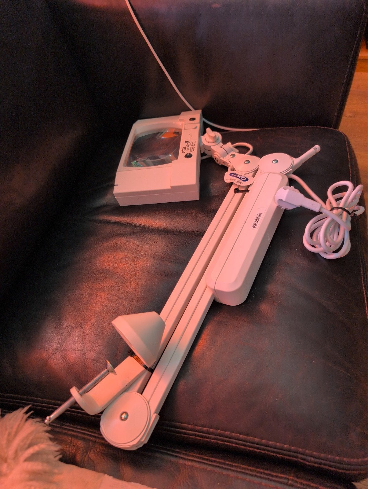 LUXO Wave Plus Loeplamp 2x7W - Professionele Vergrotingslamp, Hobby en Vrije tijd, Vergrootglazen, Loepen en Loeplampen, Ophalen