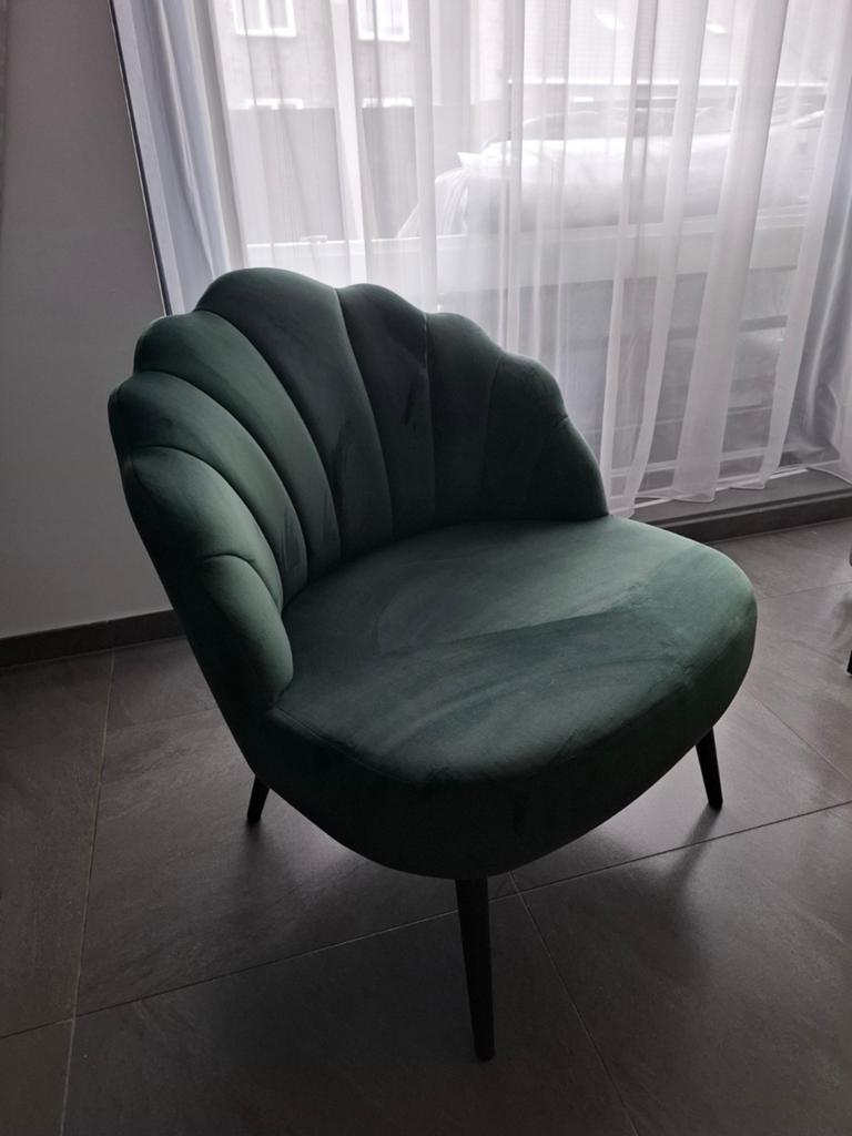 Groene fluwelen schelpstoel - Zo goed als nieuw, Huis en Inrichting, Stoelen, Zo goed als nieuw, Eén, Stof, Overige kleuren, Ophalen
