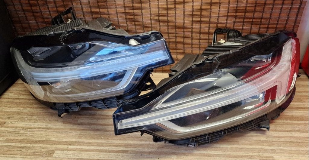 Volvo XC60 full LED koplamp 31420418 314204417, Niet ingevuld, Gebruikt, Niet ingevuld, Ophalen of Verzenden