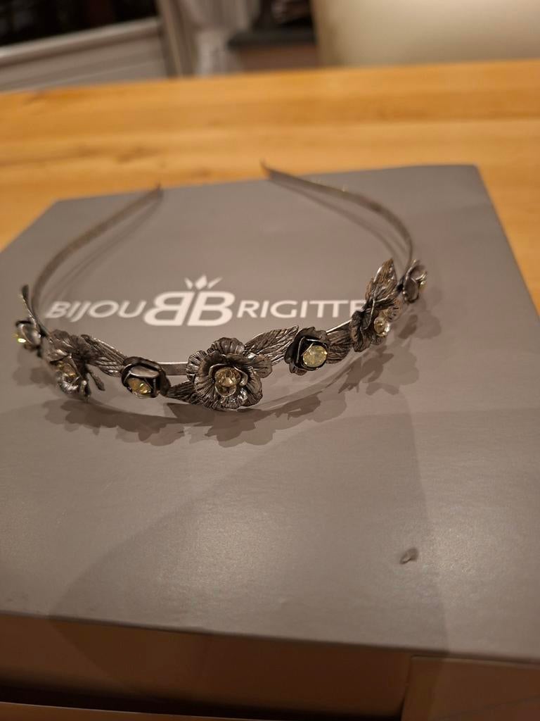 Diadeem met bloemen en strass van Bijou Brigitte, Ophalen of Verzenden, Zo goed als nieuw