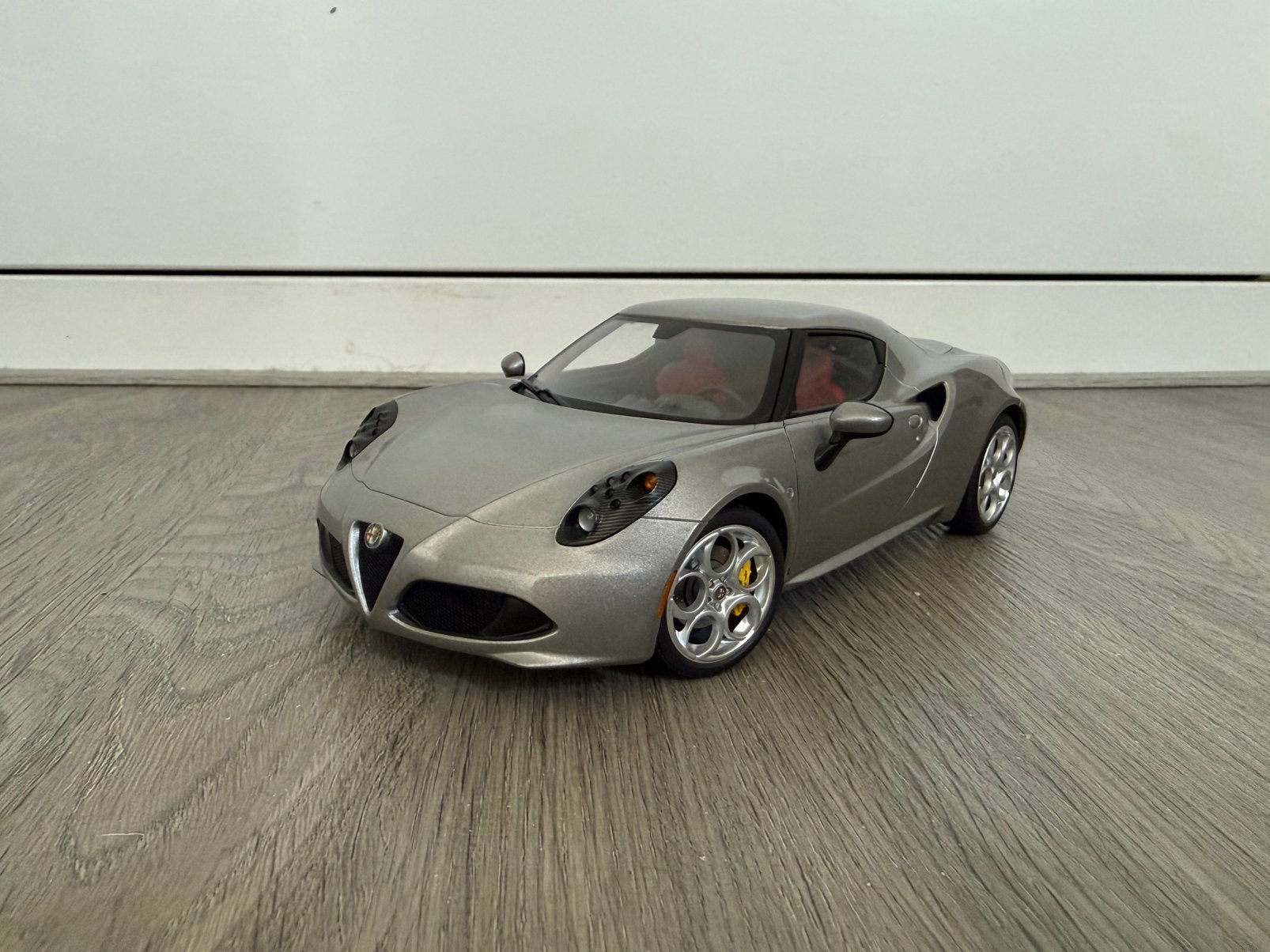 1/18 Alfa Romeo 4C (AutoArt), Ophalen of Verzenden, Zo goed als nieuw, Autoart