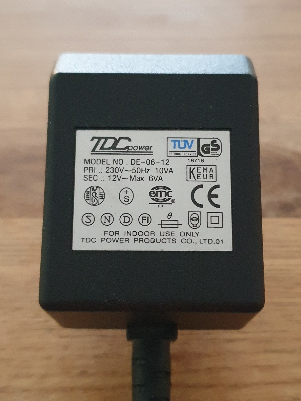 Adapter 230 Volt wisselstroom - 12 Volt, Ophalen of Verzenden