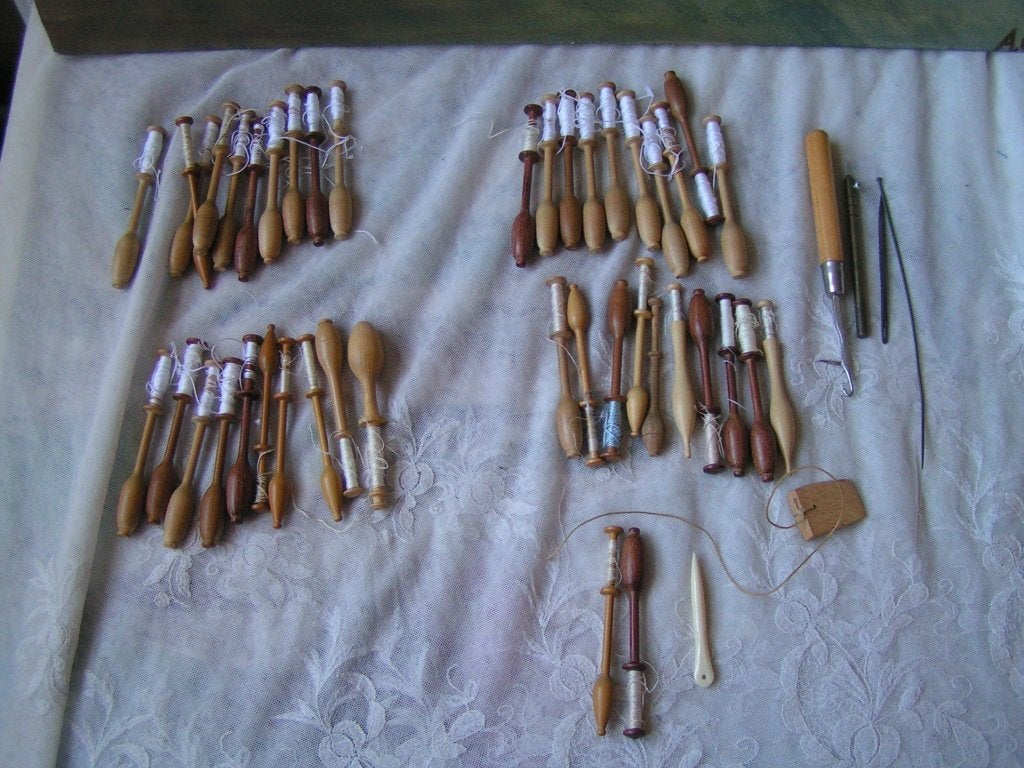 42 kantklosjes en gereedschap nr BB 949, Hobby en Vrije tijd, Kantklossen, Verzenden, Gebruikt