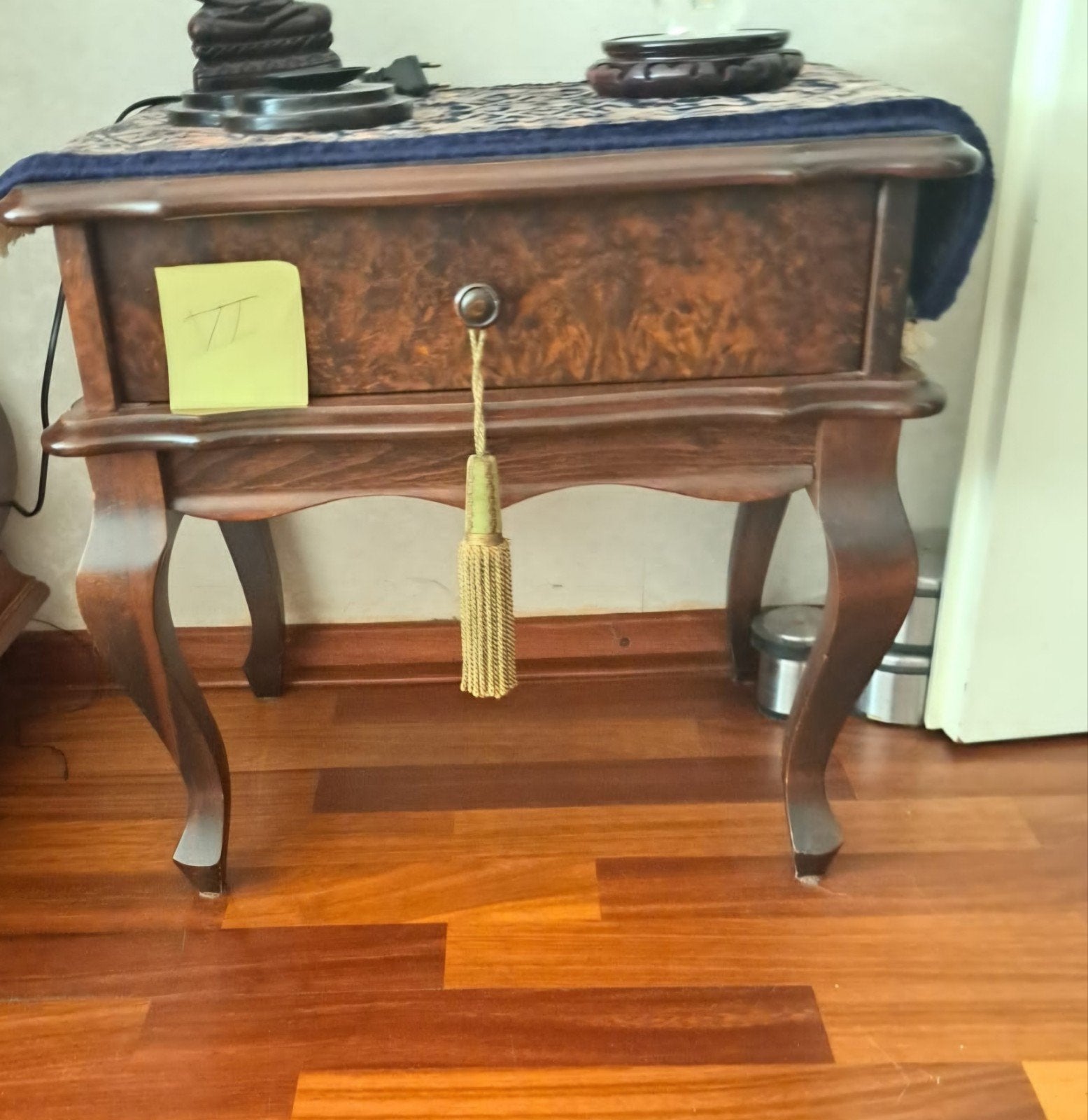 Notenhouten Kastje met Lade - Vintage Bijzettafel, Ophalen