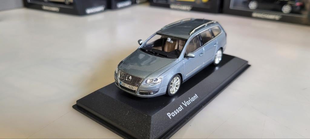 Minichamps VW Passat Variant B6, Ophalen of Verzenden, Zo goed als nieuw, Auto, MiniChamps
