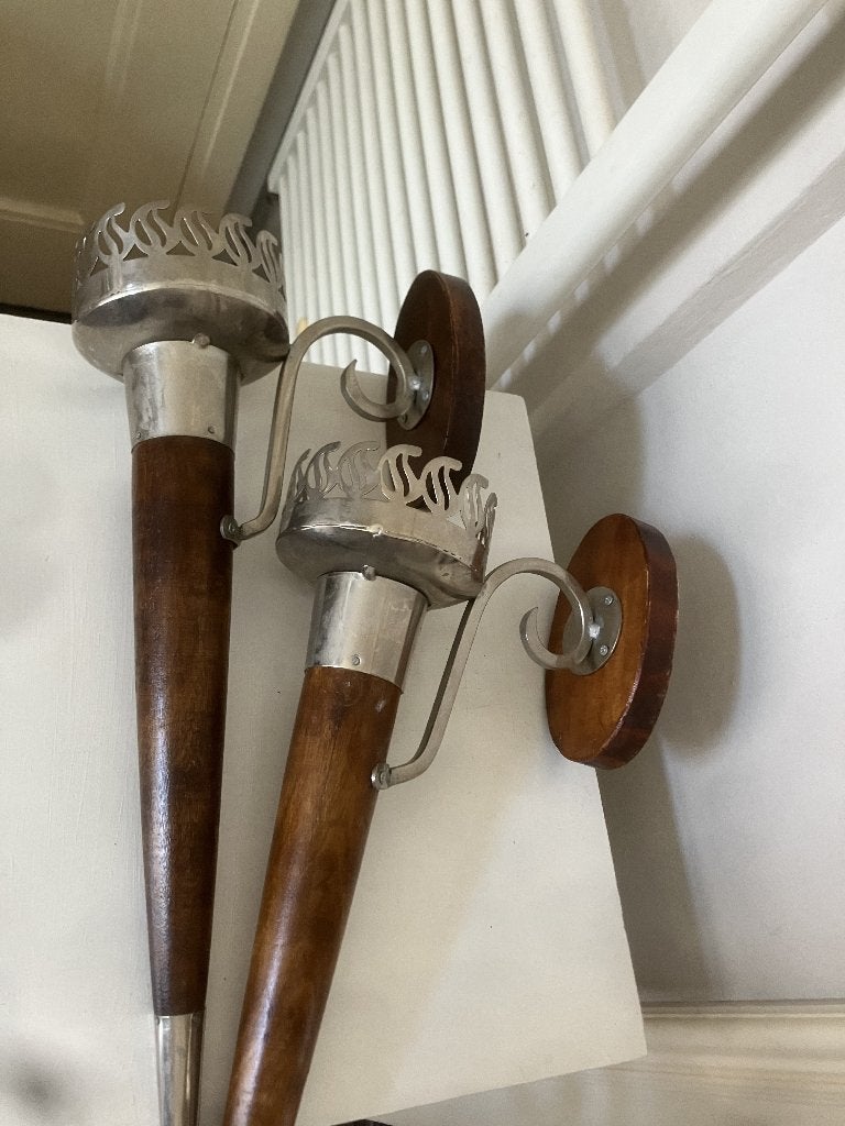 Twee antieke kandelaars in de vorm van een fakkel, Ophalen of Verzenden, Koper of Brons