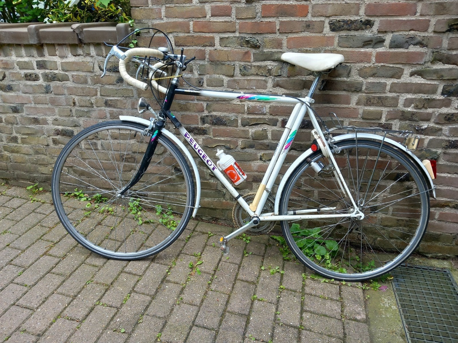 Peugeot sportfiets, wit met gek⁹leurde accenten, Fietsen en Brommers, Fietsen | Racefietsen, Gebruikt, Overige merken, 10 tot 15 versnellingen