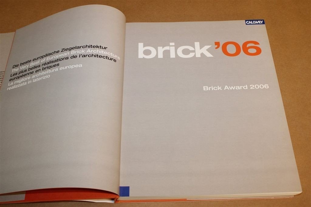 Brick 06 — Europese Baksteenarchitectuur, Award, Ophalen of Verzenden, Zo goed als nieuw, Architecten