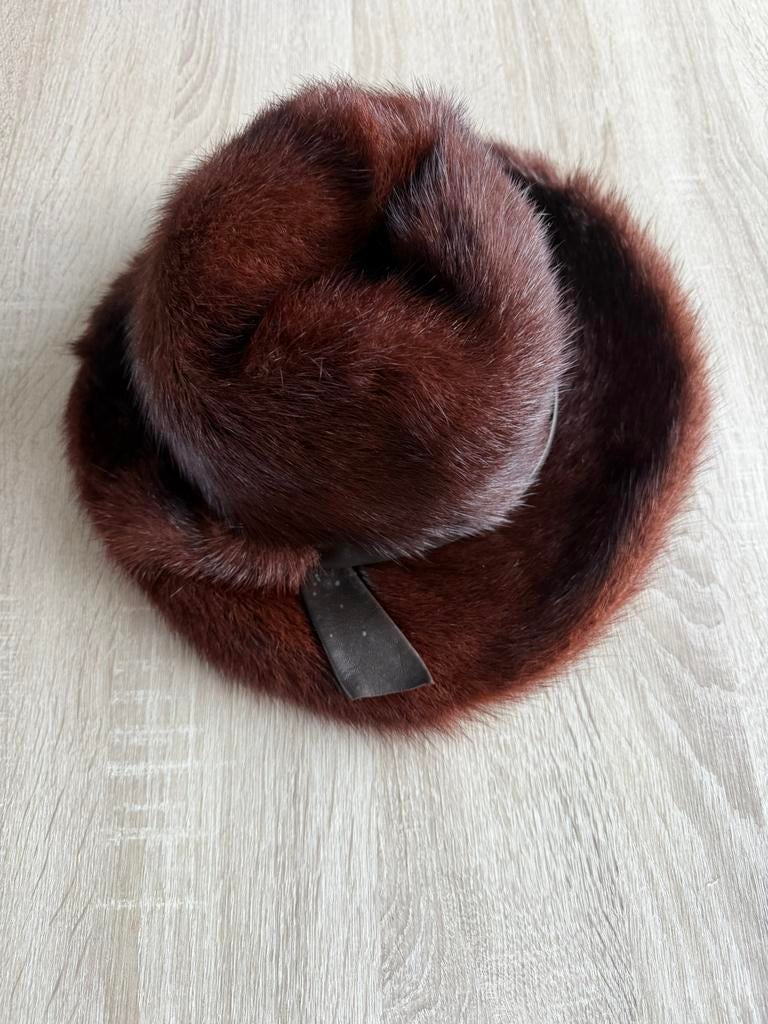 Hoed voor man/vrouw van echt nertsen bont bruin, Kleding | Dames, Hoeden en Petten, Ophalen of Verzenden, Zo goed als nieuw, One size fits all