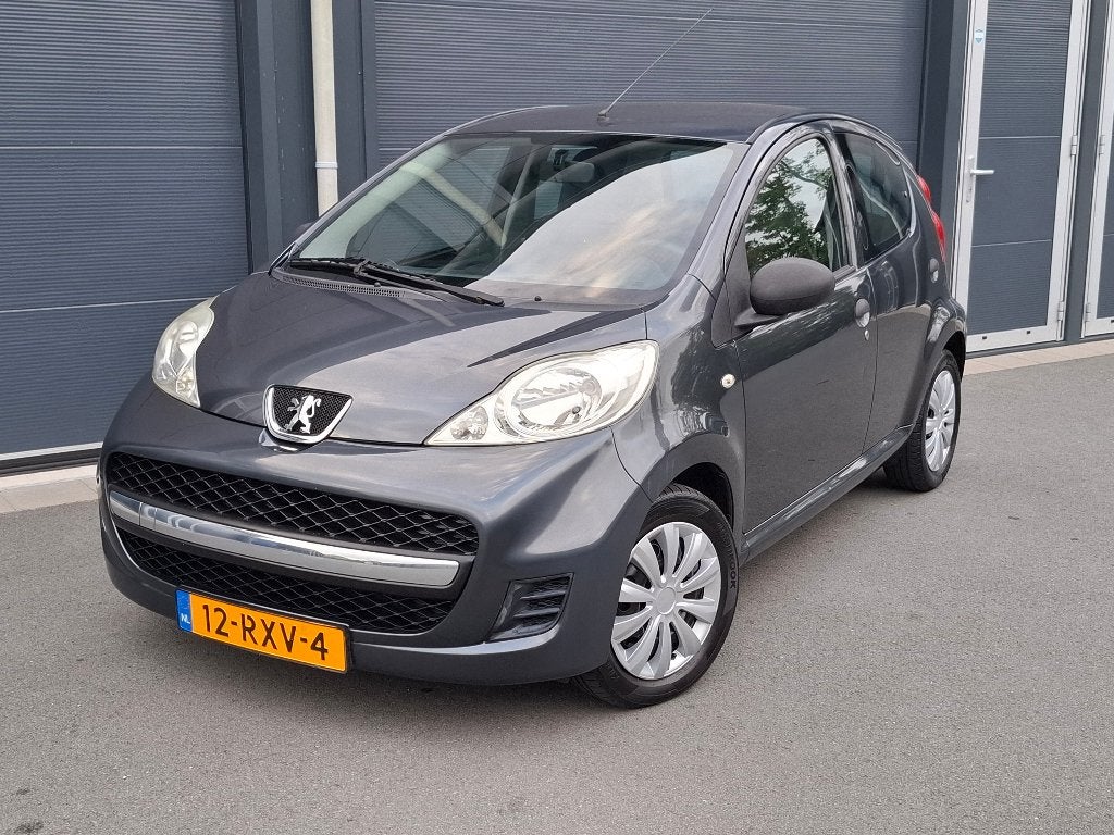 Peugeot 107 1.0 12V XR 5DRS 2011 Grijs NAP, Voorwielaandrijving, Stof, Zwart, 4 stoelen