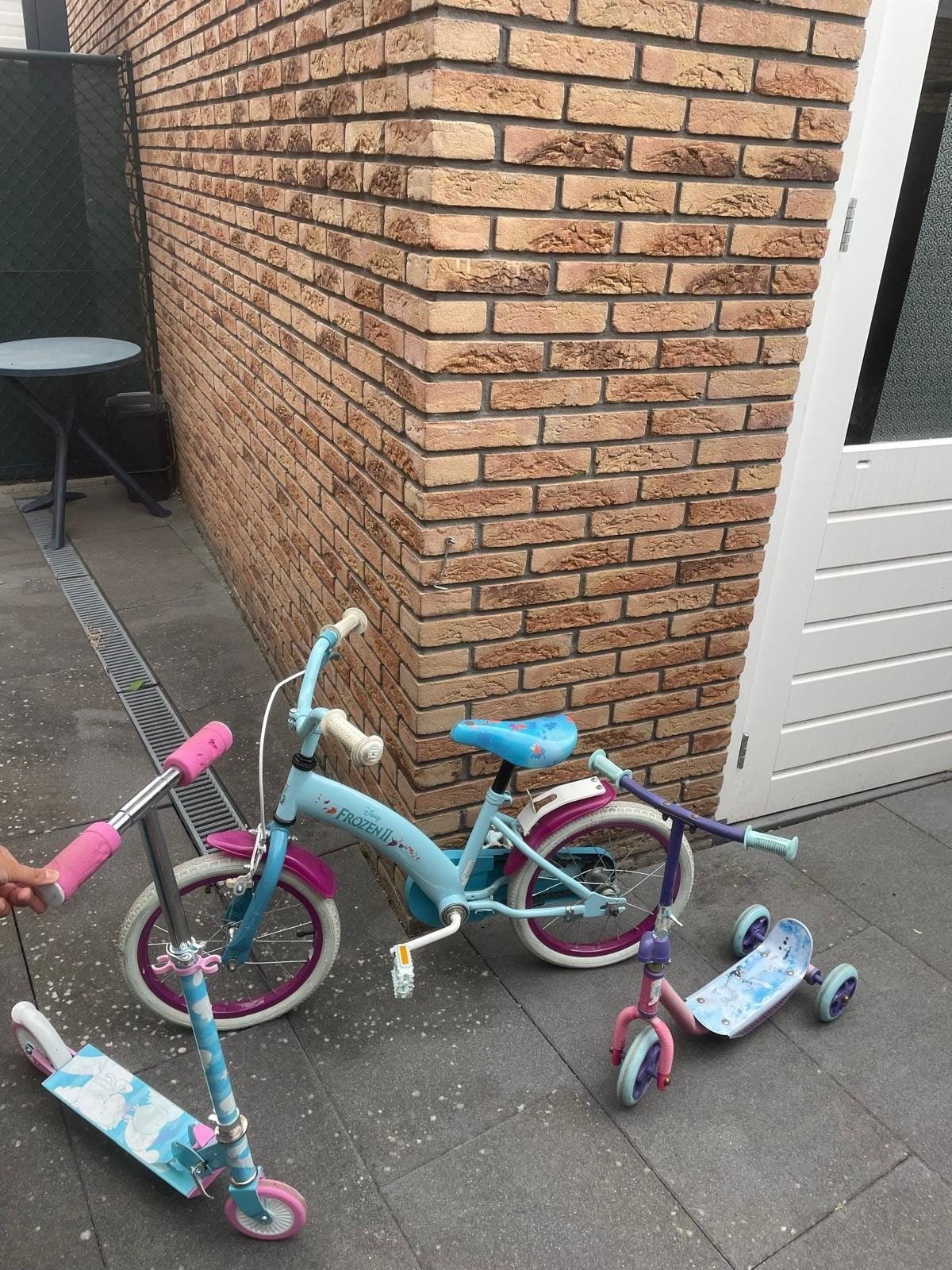 Frozen set: Meisjesfiets 16 inch en 2 bijpassende Frozen ste, Ophalen of Verzenden, Gebruikt, 16 tot 20 inch