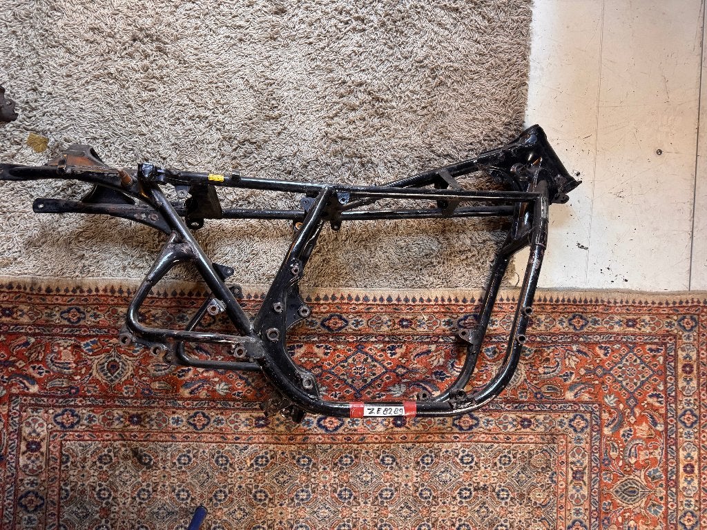 honda CB750F FRAME 1976 – MET BLAUWE PLAAT & KENTEKEN, Ophalen