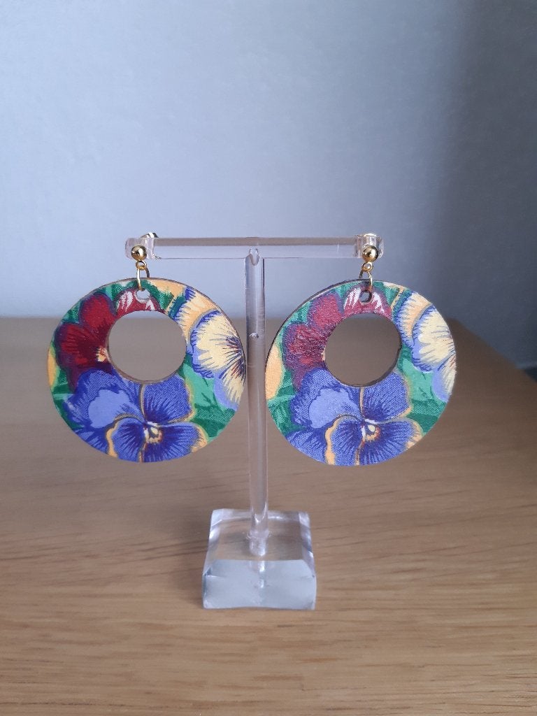 Oorbellen, Sieraden, Tassen en Uiterlijk, Oorbellen, Nieuw, Knopjes of Stekers, Overige materialen, Goud, Ophalen of Verzenden