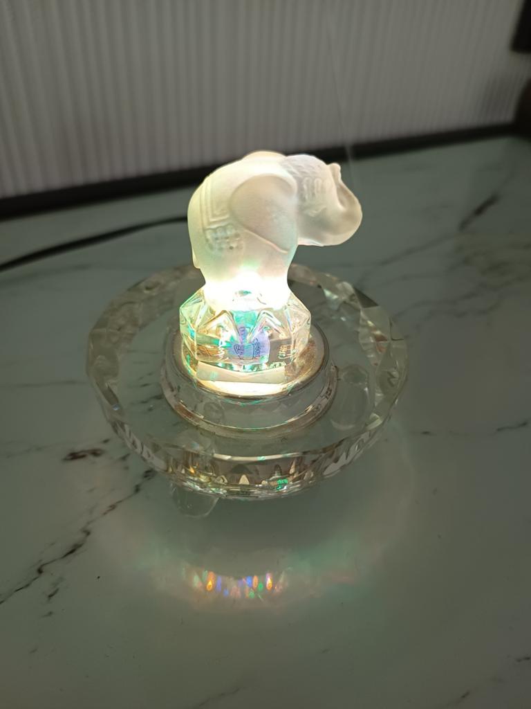 Miniatuur olifant van Goebel, 4cm hoog, gesatineerd, Ophalen of Verzenden