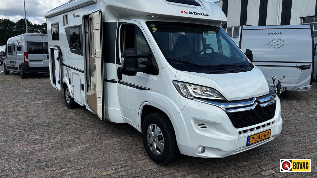 Adria Matrix Axess 600 SL Lengte bedden - Hefb, Caravans en Kamperen, Airbags, 6 tot 7 meter, Bedrijf, Adria