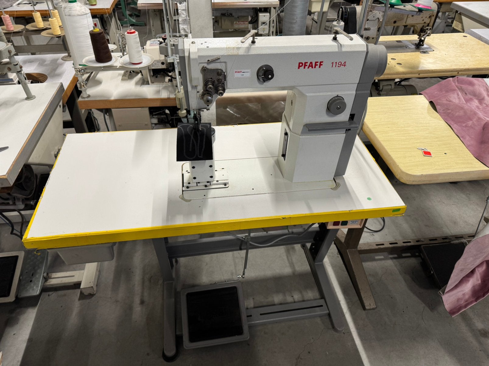 Industriele naaimachine pfaff 1194 dubbel naald rolvoet 220v, Pfaff, Ophalen of Verzenden, Naaimachine, Pfaff