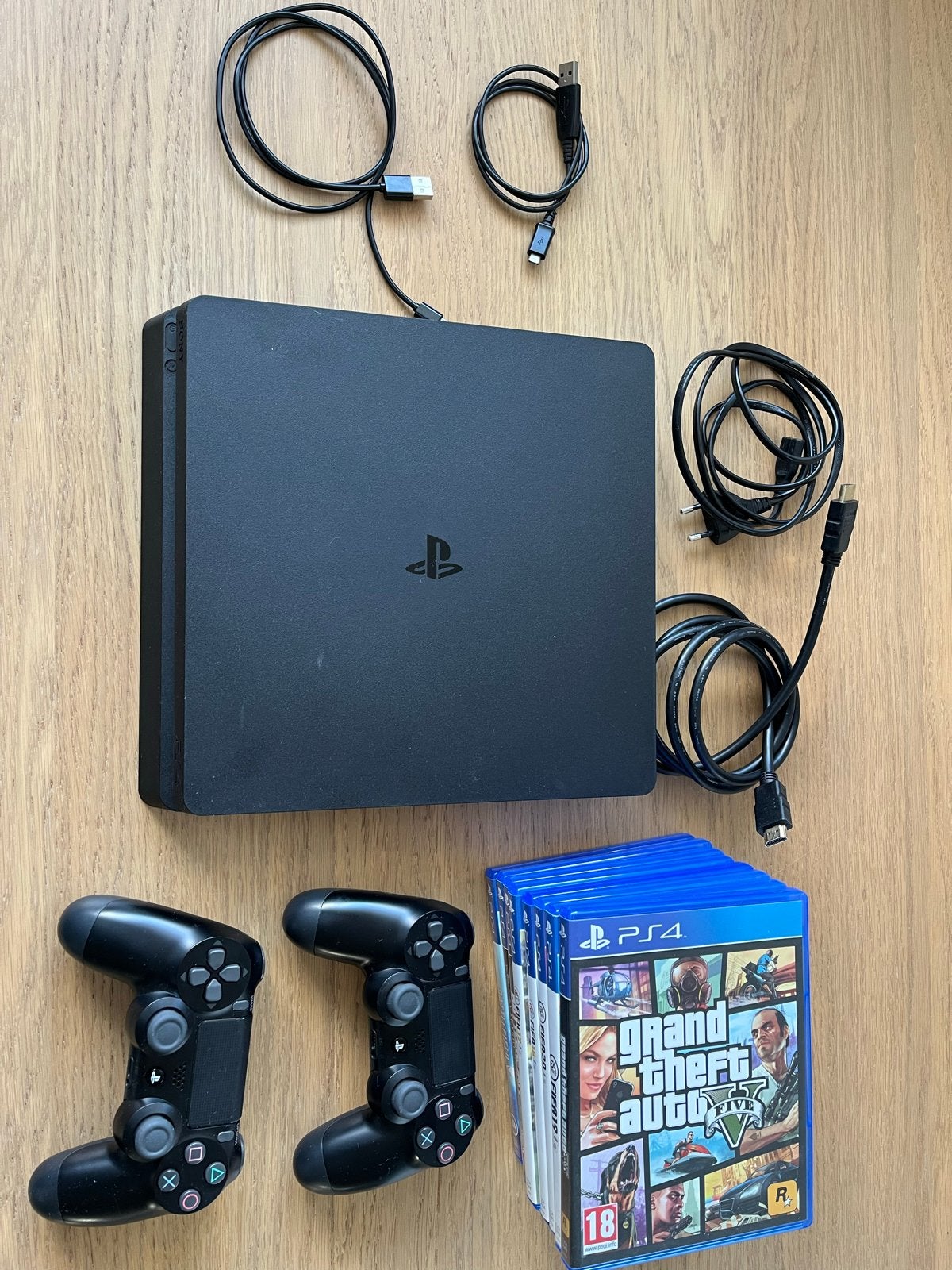 PS4 Slim 500GB met 2 controllers en 8 games, Spelcomputers en Games, Ophalen, Met 2 controllers, Zo goed als nieuw, Slim