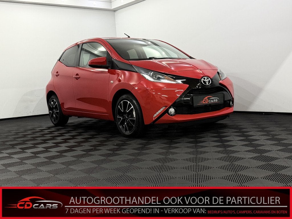 Toyota Aygo 1.0 VVT-i x-play Camera, Airco, Lichtmetalen vel, Auto's, Toyota, Stof, Gebruikt, Euro 6, 4 stoelen