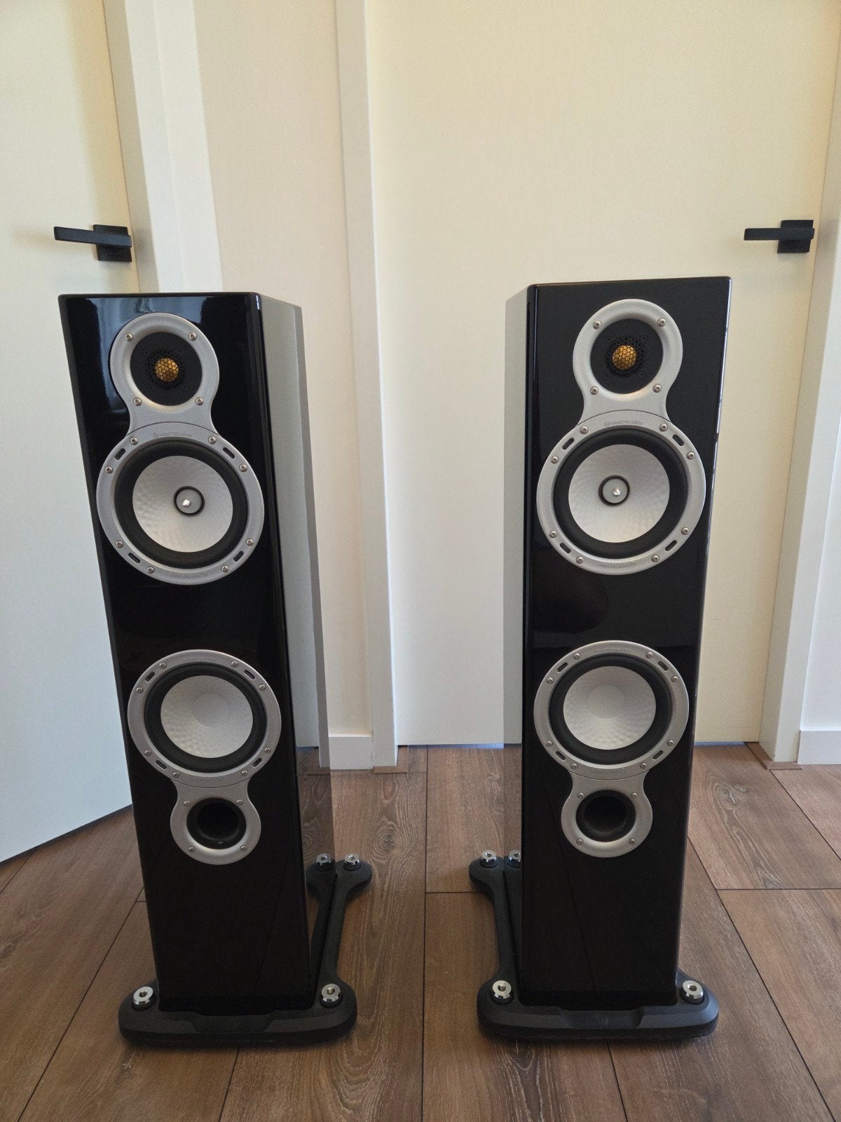 Monitor Audio GS20 Gold Signature Zuilspeakers – prachtige s, Ophalen, Inclusief standaarden, Speakerset, Zo goed als nieuw