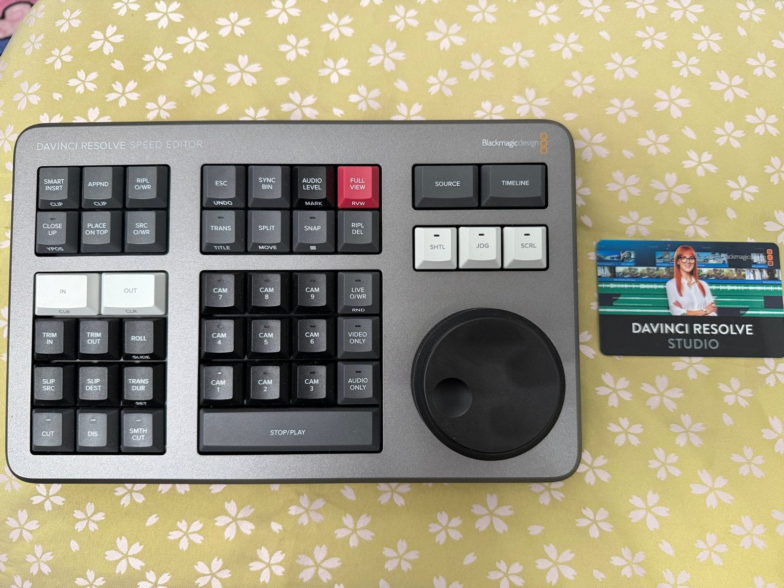 Blackmagic DaVinci Resolve Speed Editor + Studio Licentie, Computers en Software, Ontwerp- en Bewerkingssoftware, Zo goed als nieuw