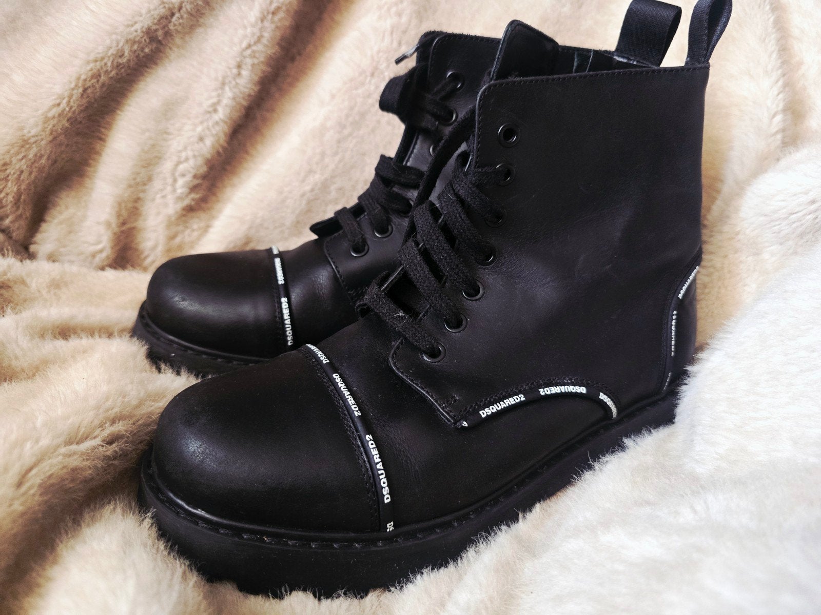Dsquared2 combat boots, Ophalen of Verzenden, Zo goed als nieuw