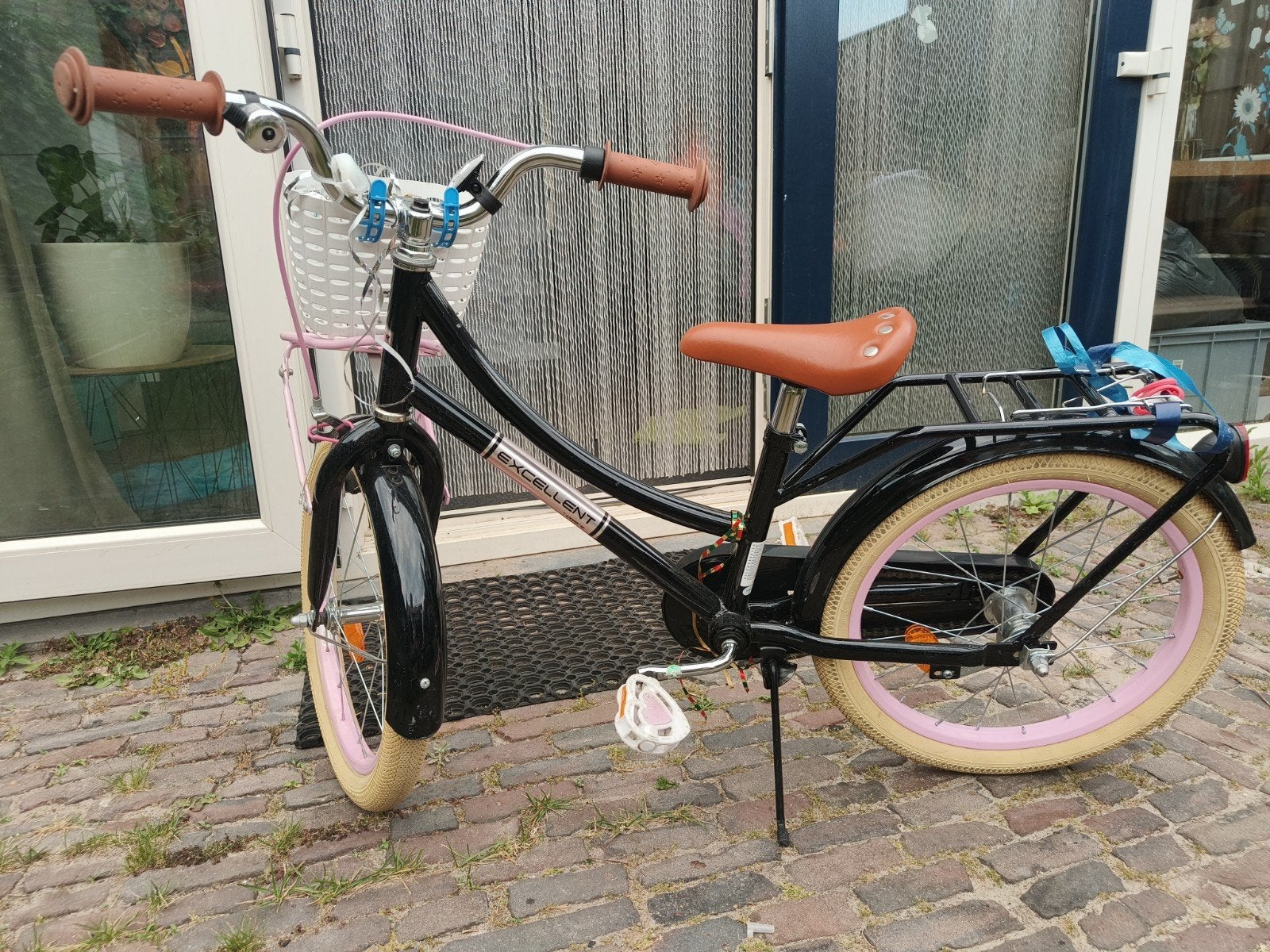 Kinderfiets Excellent 18 inch - Zwart/Roze met mandje, Terugtraprem, Onbekend, Ophalen of Verzenden, Excellent