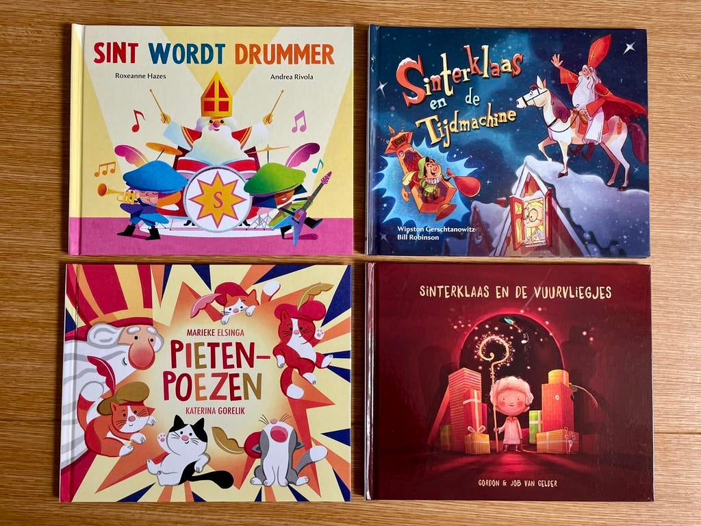 TE KOOP: 4 hardcover Sinterklaasboekjes ZGAN, Diversen, Sinterklaas, Zo goed als nieuw, Ophalen of Verzenden
