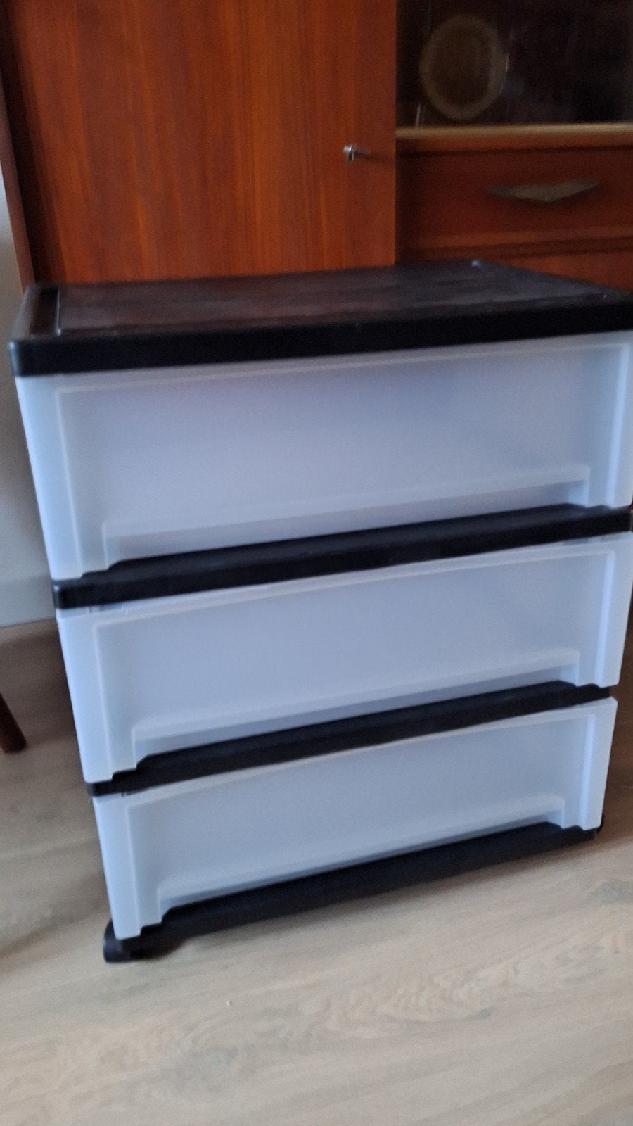3 vaks ladenkast op wieltjes., Ophalen, Kunststof, 50 tot 100 cm, 3 of 4 laden