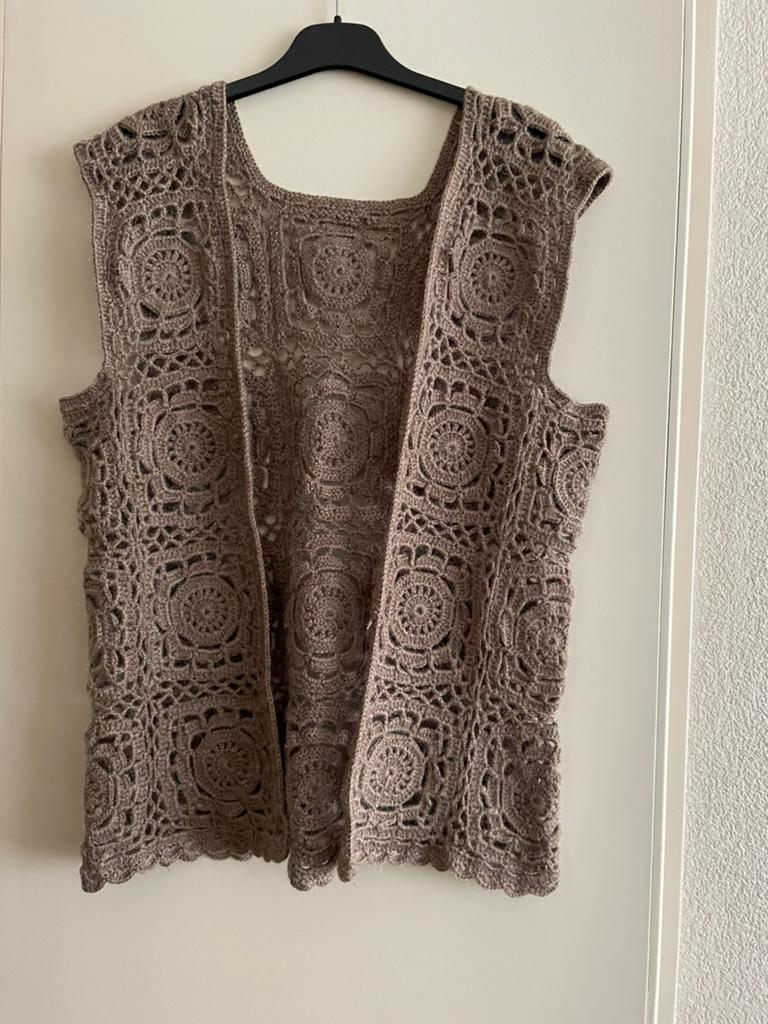 Nieuwe gehaakte vest ongeveer maat 42, Ophalen of Verzenden, Nieuw, Maat 42/44 (L), Bruin
