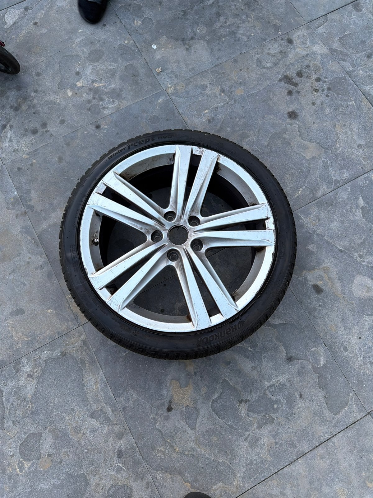 3 Winterbanden met velgen - Hankook Winter I*cept evo, Auto-onderdelen, Banden en Velgen, 18 inch, Gebruikt, Banden en Velgen