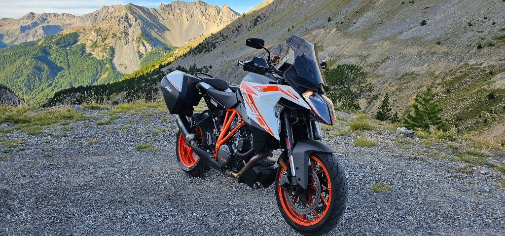 Zeer complete en dealer onderhouden 2019 KTM 1290 GT, Motoren, Motoren | KTM, Particulier, Toermotor, meer dan 35 kW, 2 cilinders