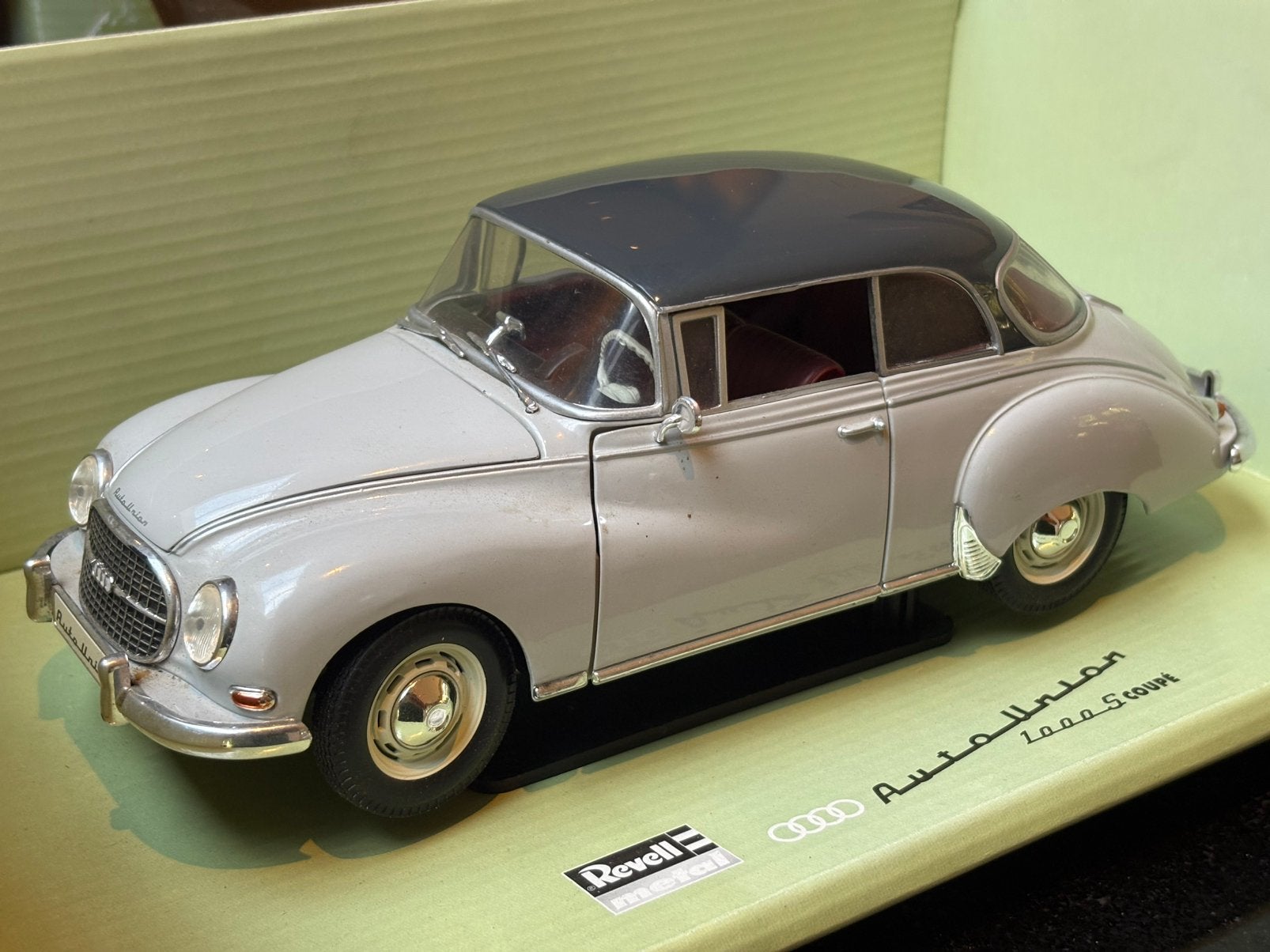 Auto Union 1000 S Coupé 1:18 Revell, Ophalen of Verzenden, Zo goed als nieuw, Revell