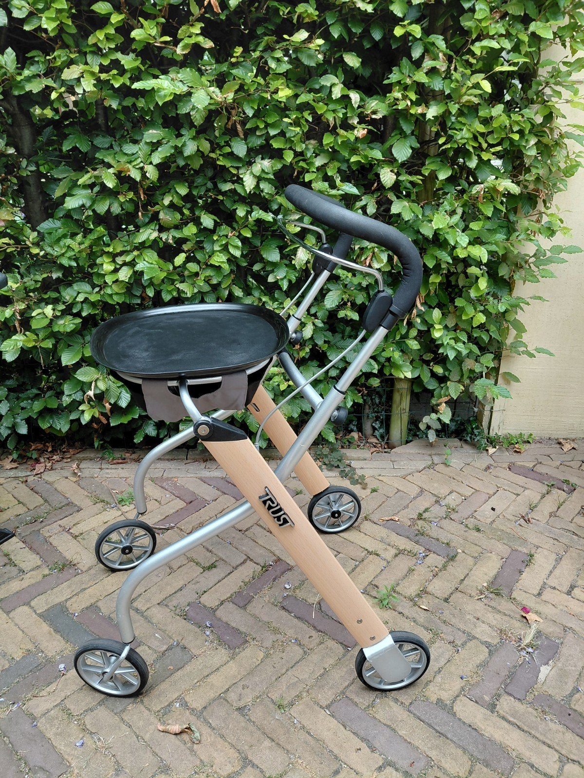 Trust binnenshuis rollator, indoor, Ophalen, Lichtgewicht, Zo goed als nieuw